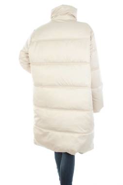 Дамско яке Guess2