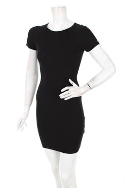 Рокля Guess1