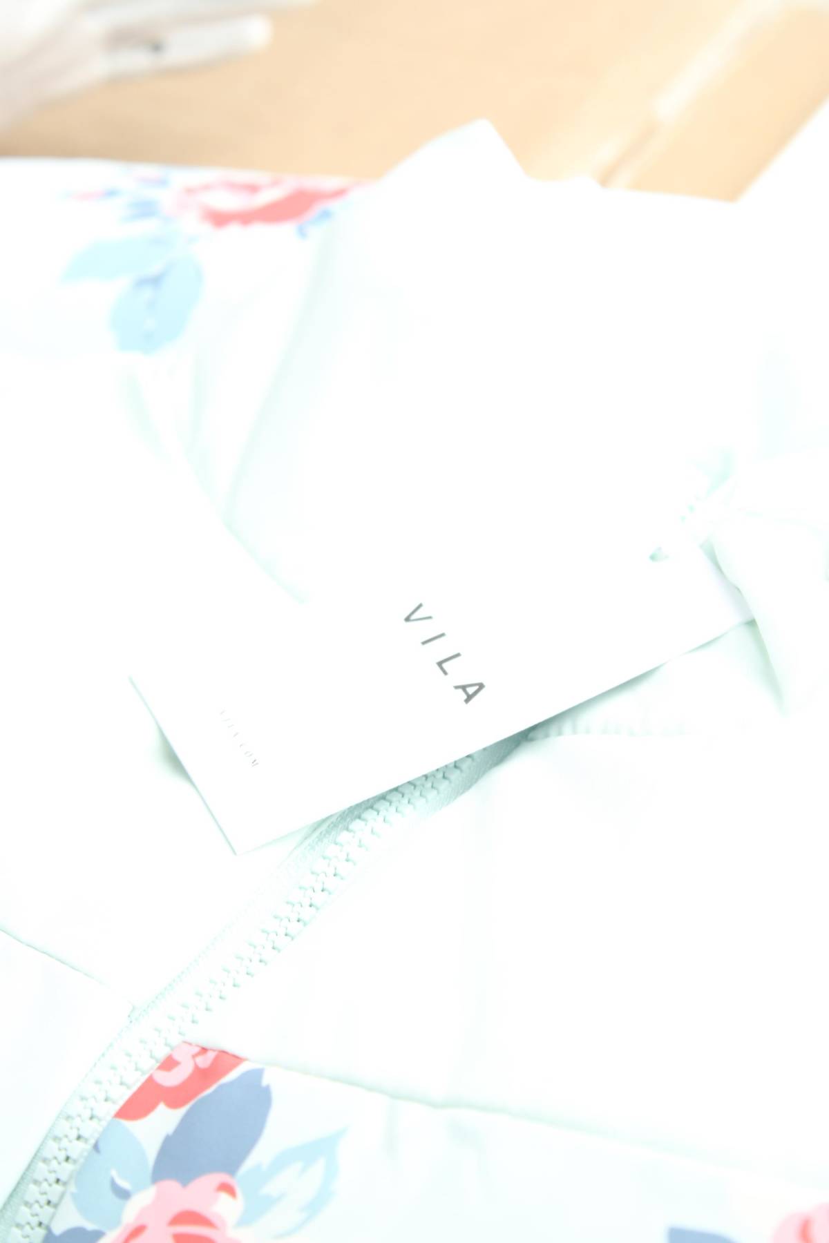 Дамски елек Vila3