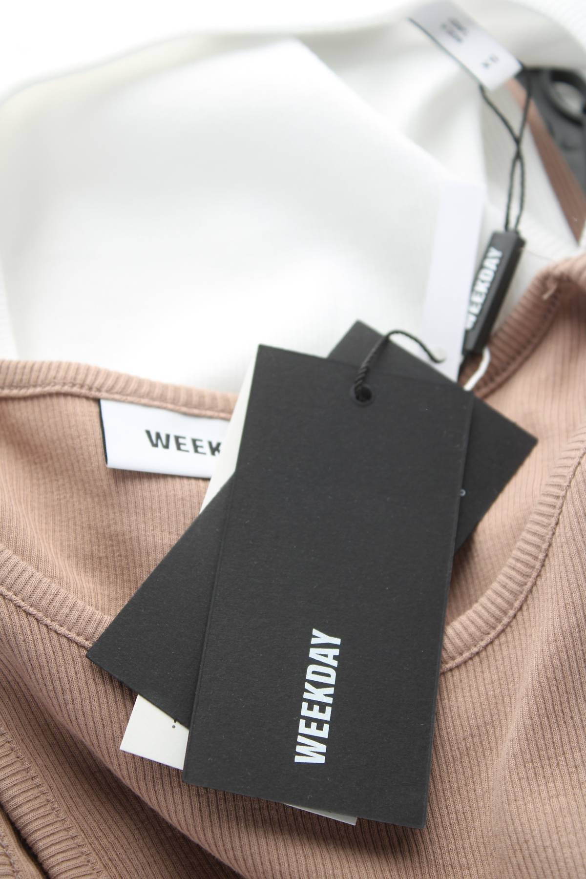 Дамски потник Weekday3