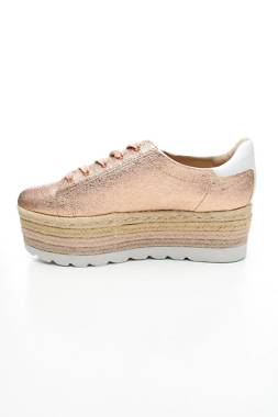 Γυναικεία παπούτσια Guess2 - Contourshop.gr Γυναικεία παπούτσια Guess2