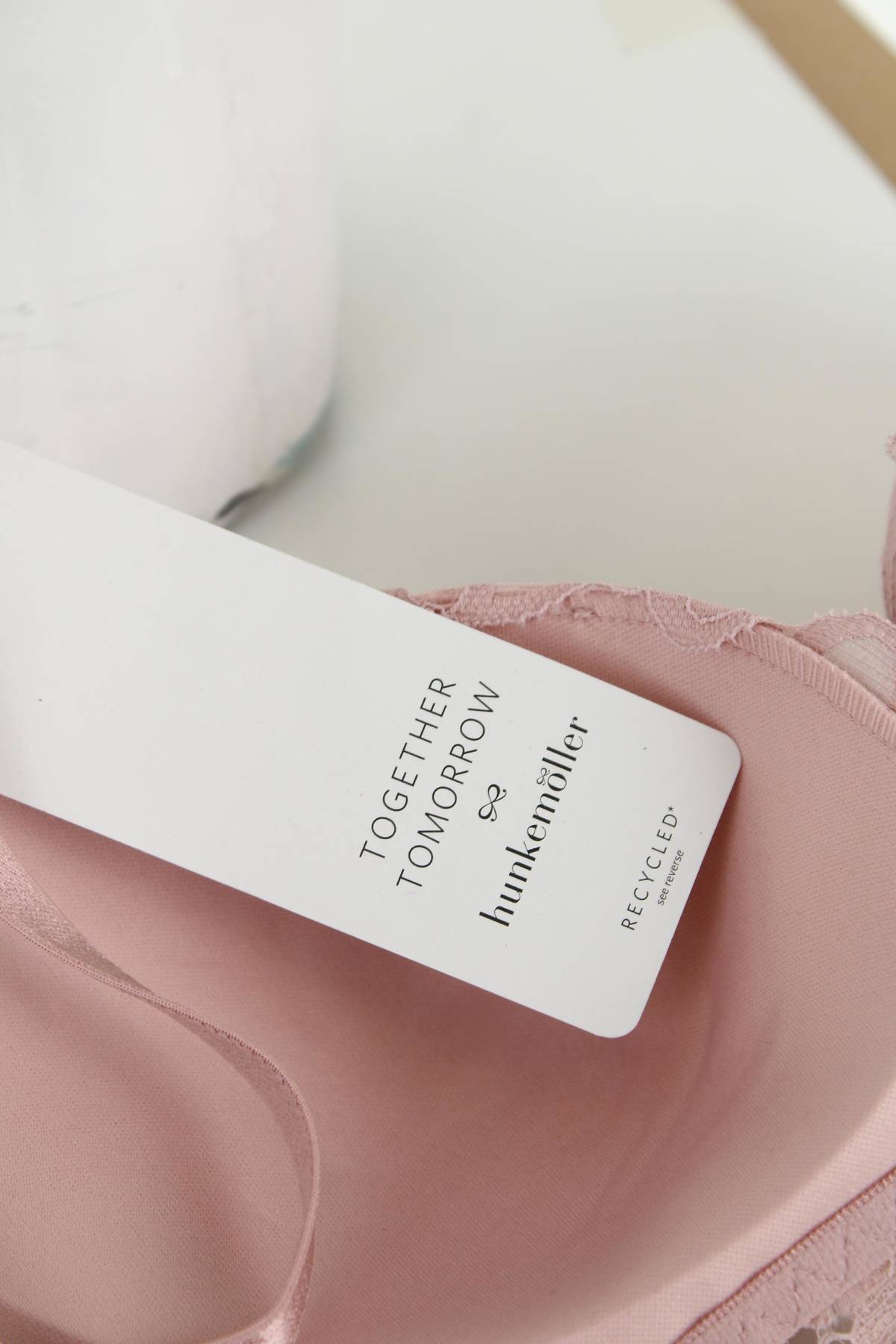 Сутиен Hunkemoller3