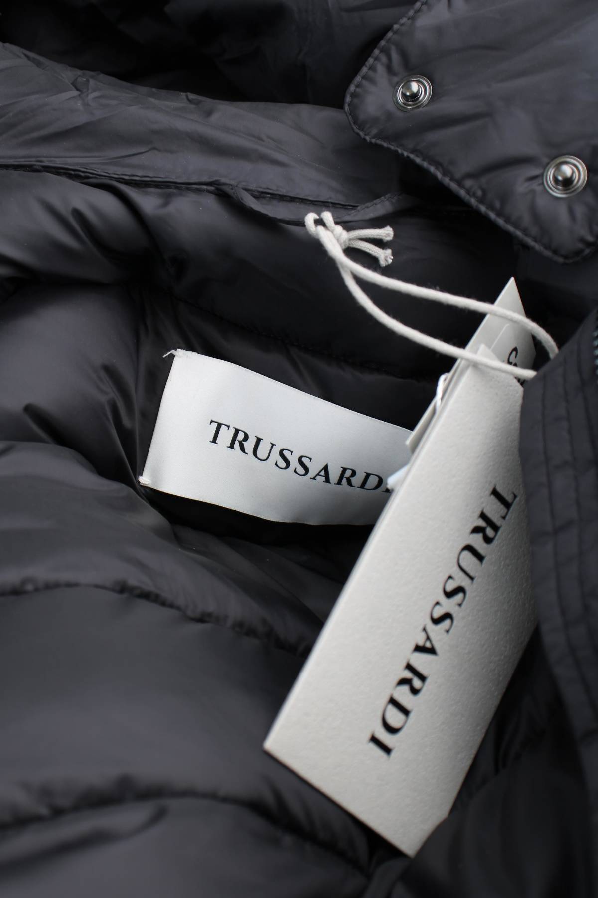 Дамско яке Trussardi4