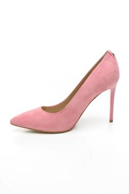 Γυναικεία παπούτσια Guess2