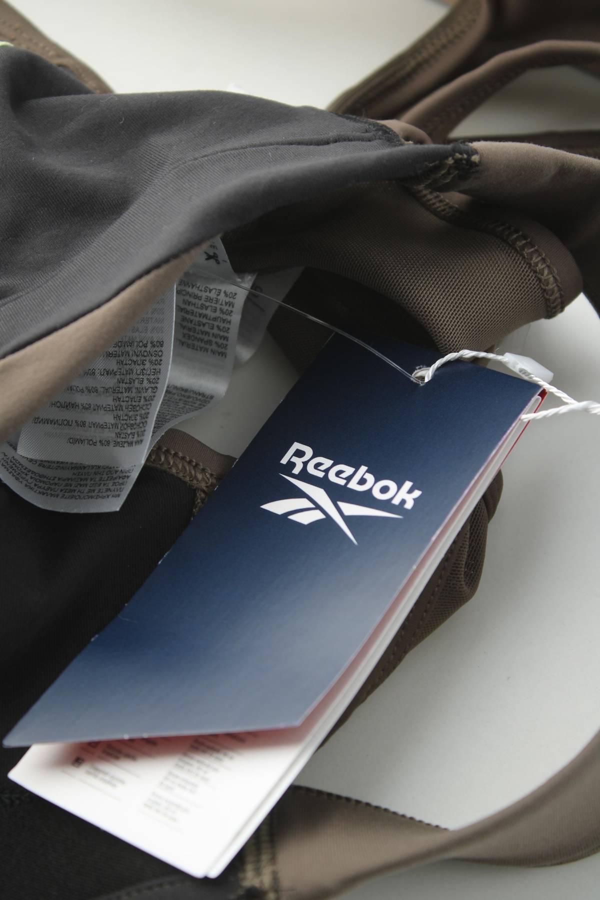 Γυνικείο αθλητικό αμάνικο Reebok3