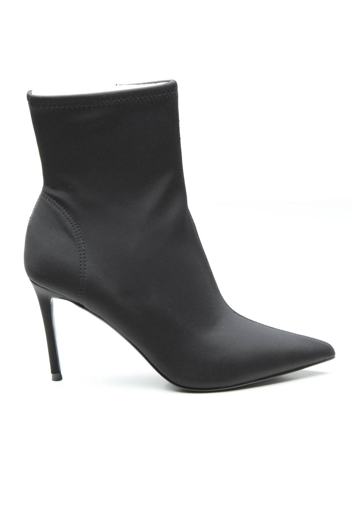 Γυναικεία μποτάκια Steve Madden1