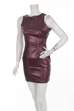Рокля Guess1