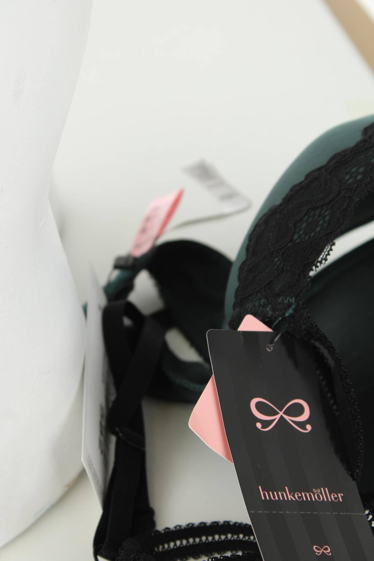 Сутиен Hunkemoller3