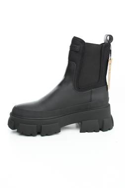 Дамски боти Steve Madden2