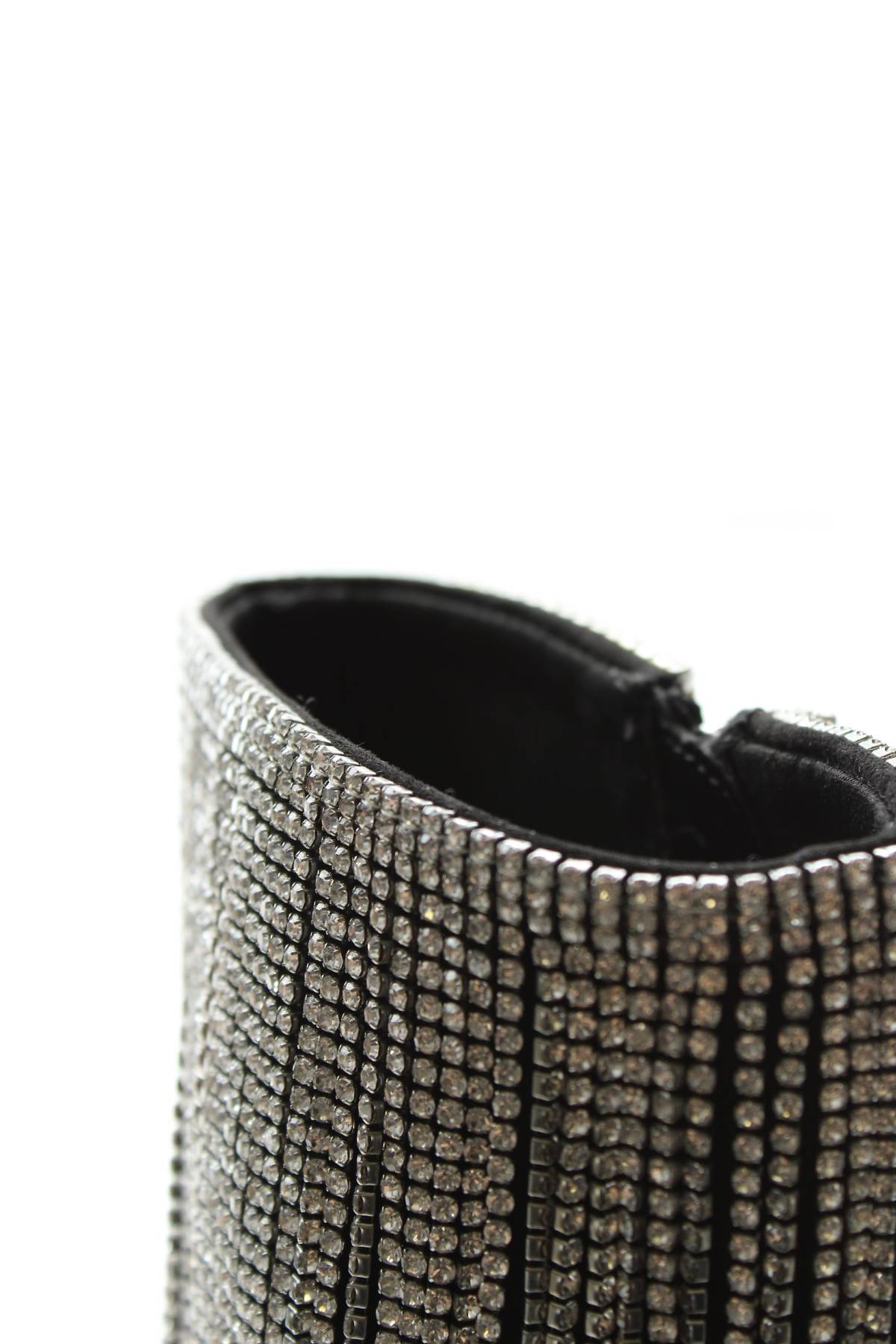 Γυναικεία μποτάκια Steve Madden5