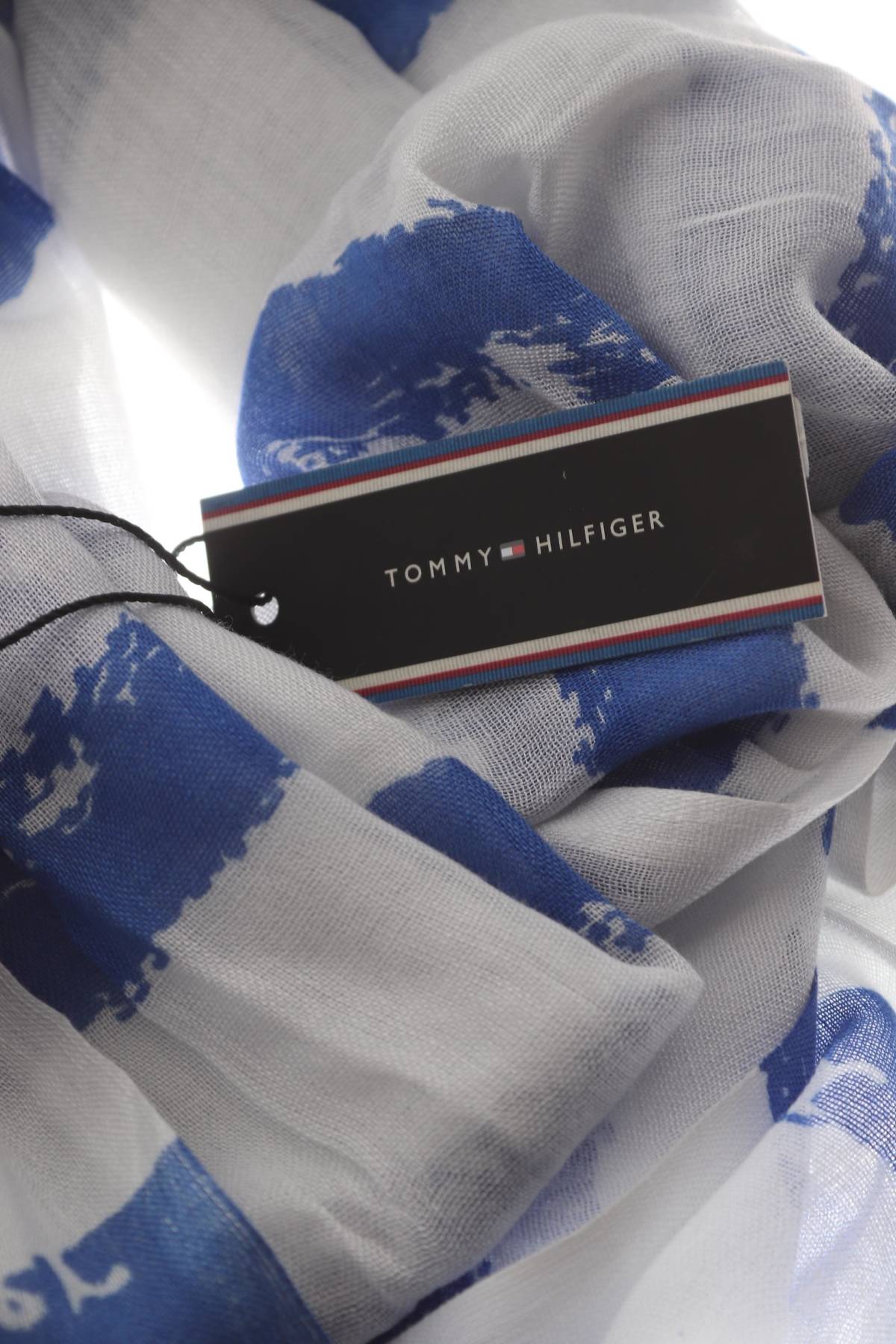 Шал Tommy Hilfiger3