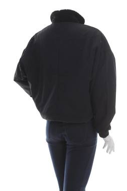 Γυναικείο μπουφάν Nike2