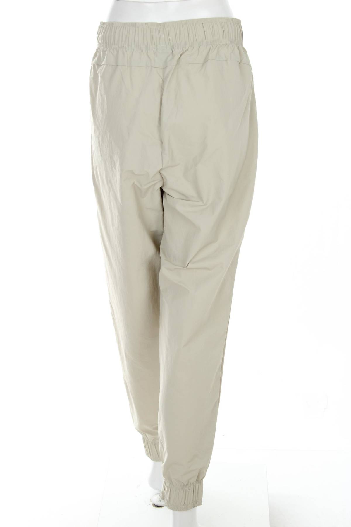 Γυναικείο αθλητικό παντελόνι Puma2