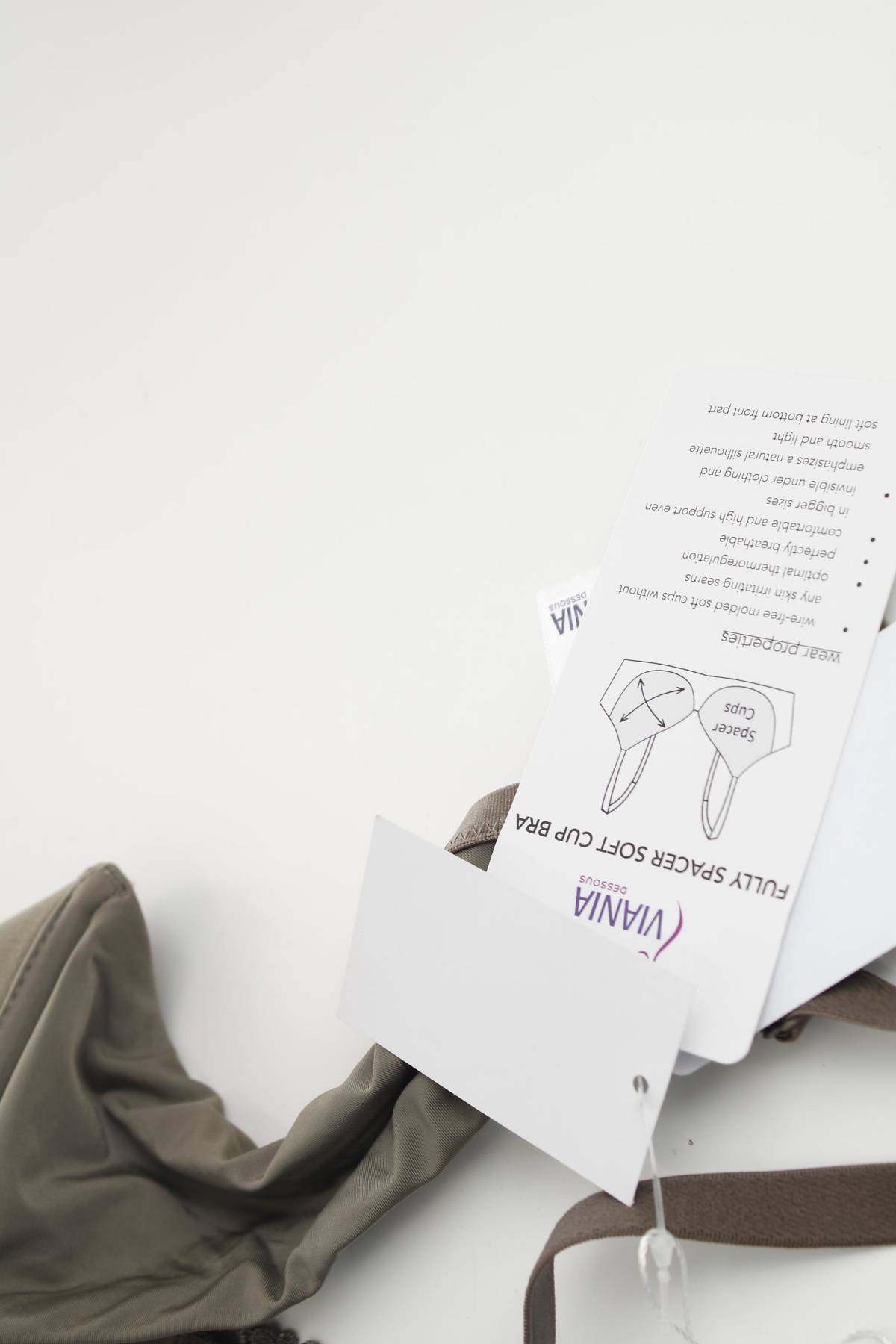 Сутиен Viania3