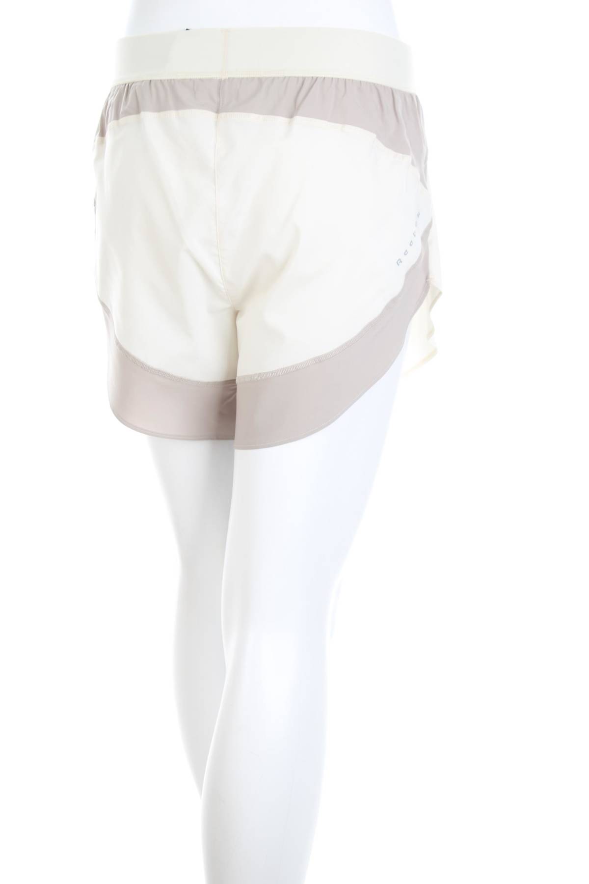 Дамски шорти Reebok2