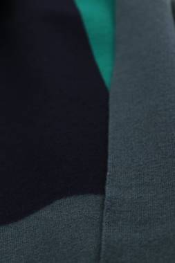 Шал Lacoste2