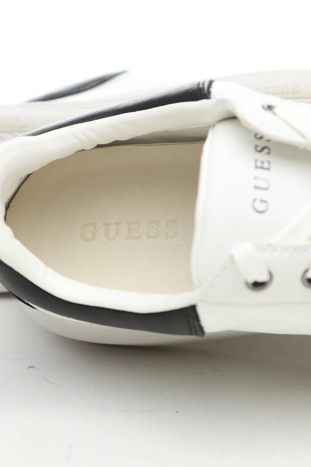 Ανδρικά παπούτσια Guess5