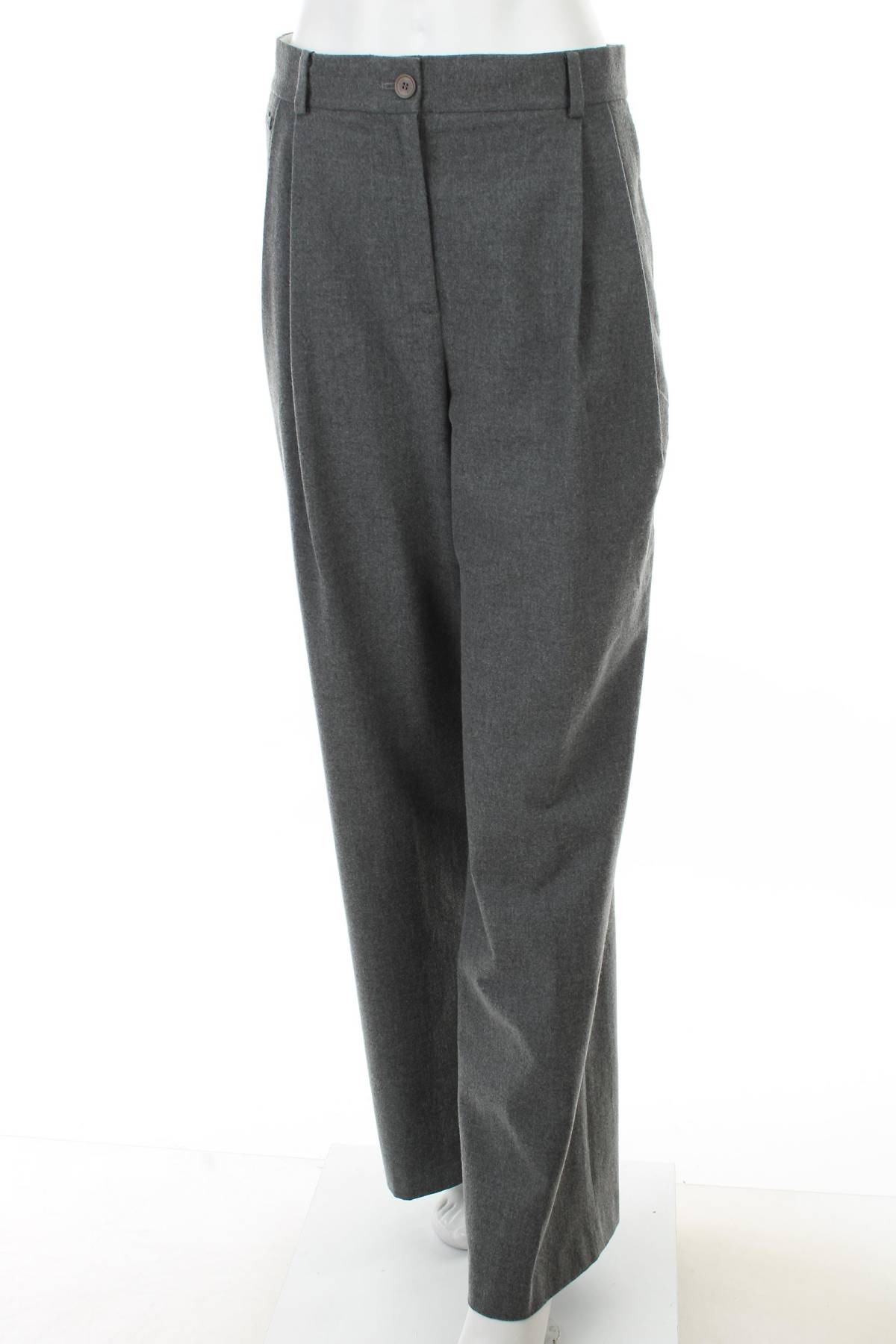 Дамски панталон Lacoste1