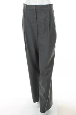 Дамски панталон Lacoste1