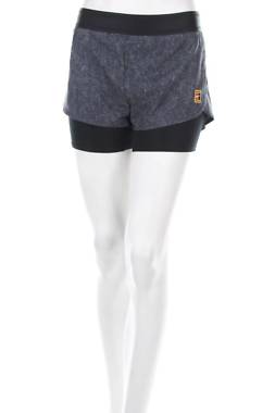 Дамски къс спортен панталон Nike1 - Contour.bg Дамски къс спортен панталон Nike1