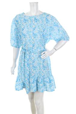 Рокля Boohoo1