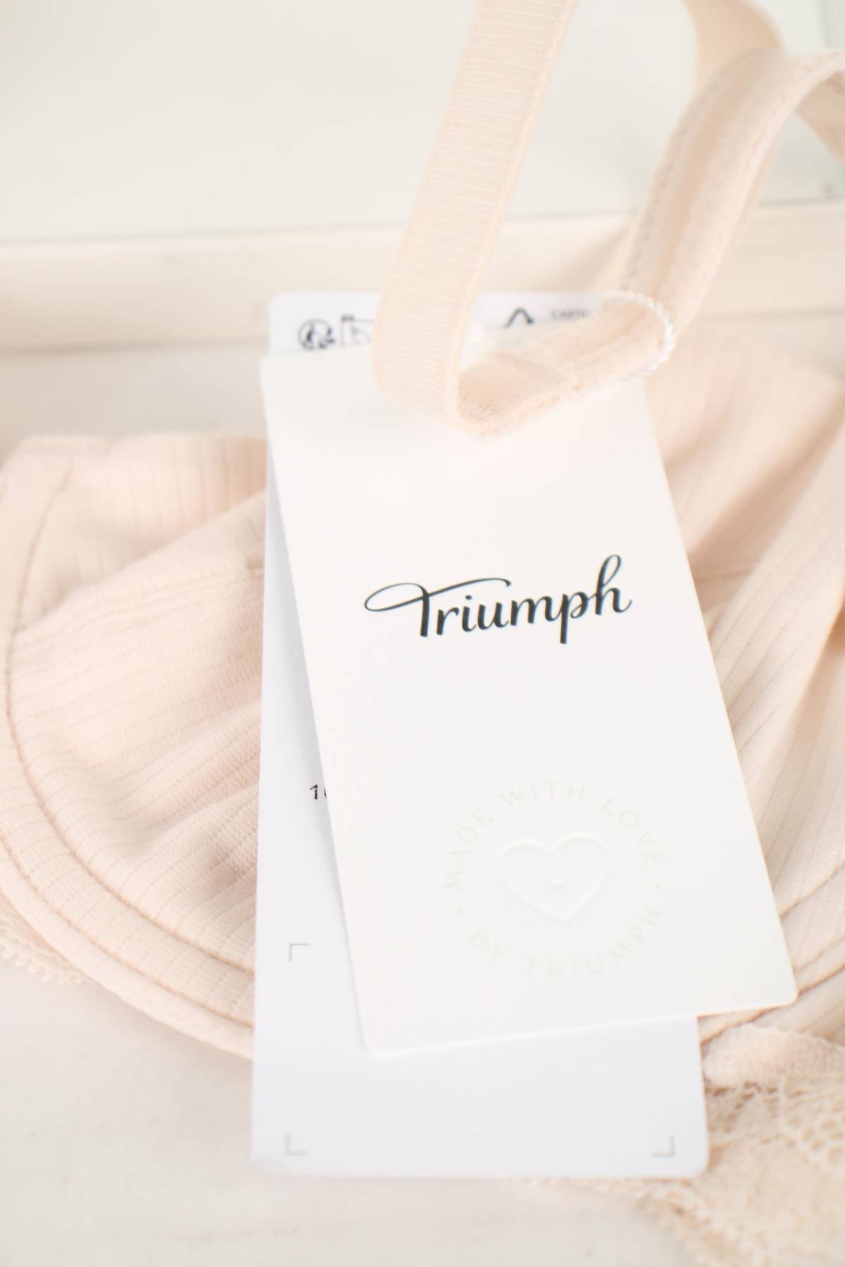 Сутиен Triumph3 - Contour.bg Сутиен Triumph3