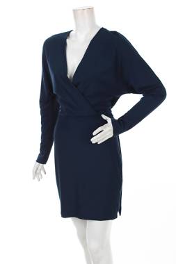 Рокля Guess1