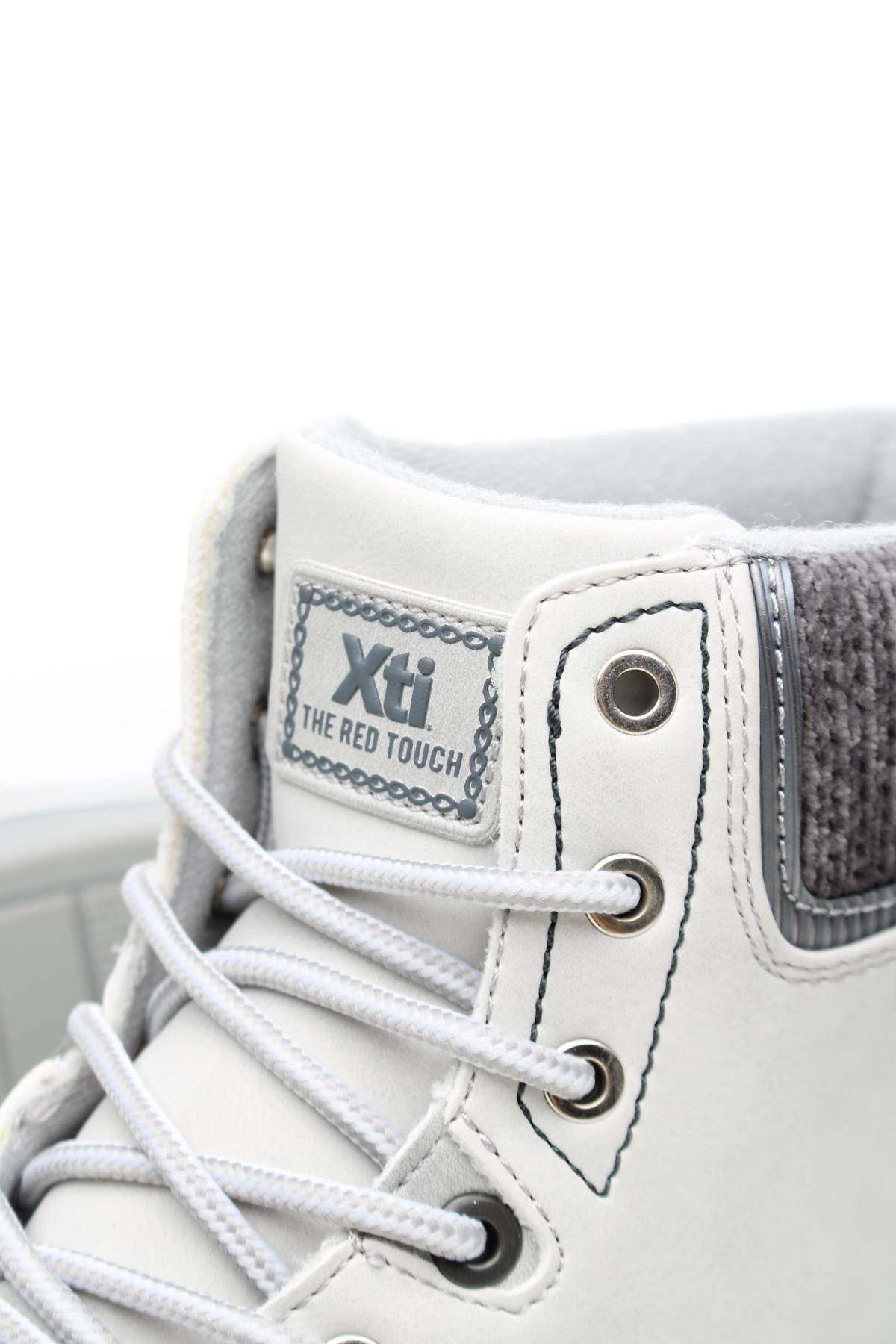 Дамски боти Xti5