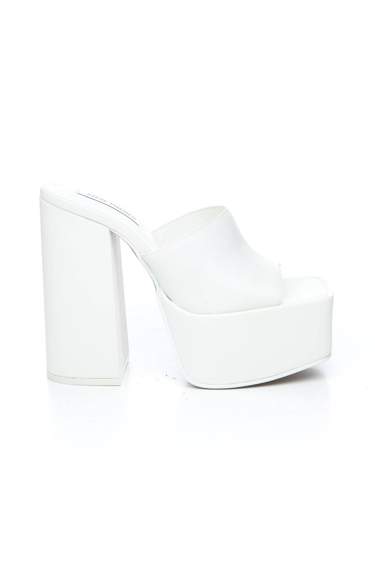 Πέδιλα Steve Madden1