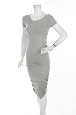 Φορέματα Clockhouse1