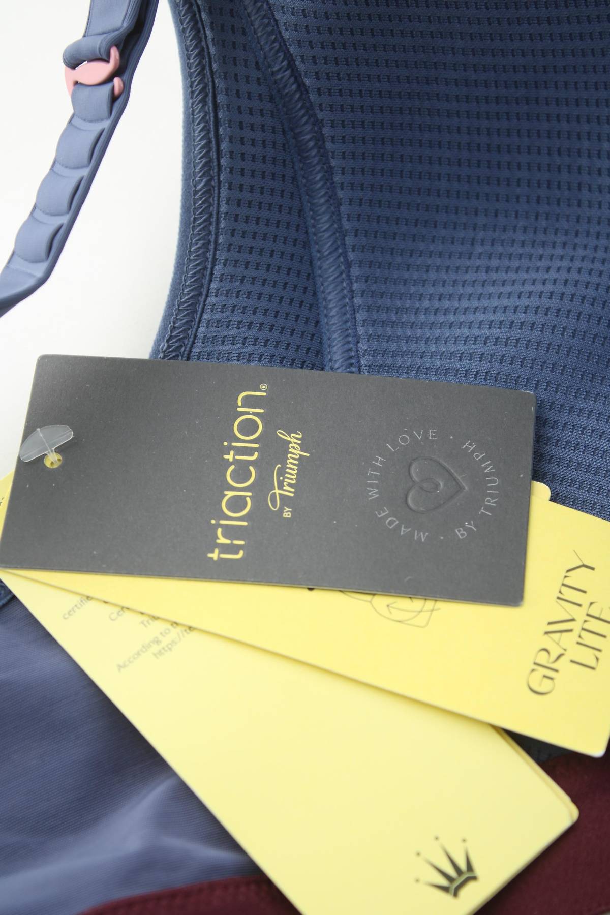 Спортен сутиен Triumph Triaction3