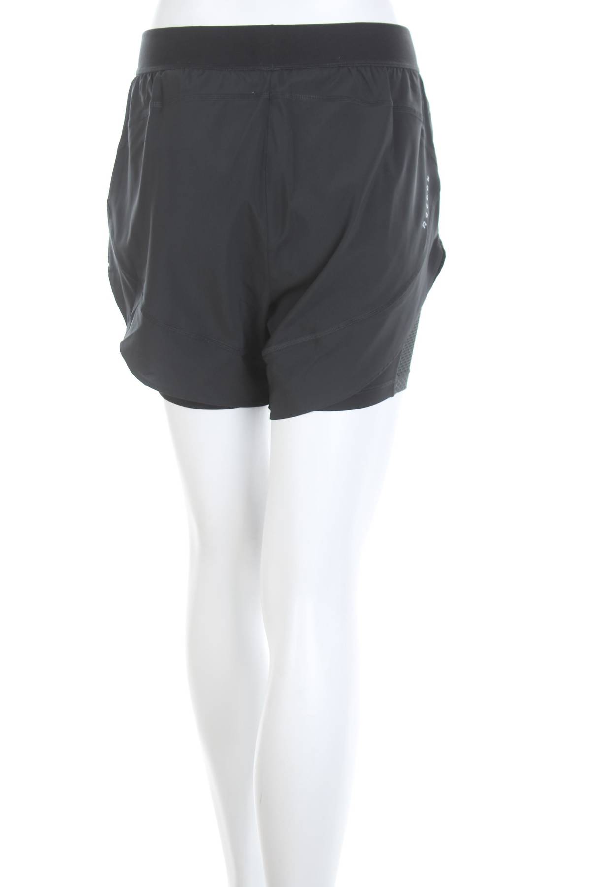 Дамски шорти Reebok2