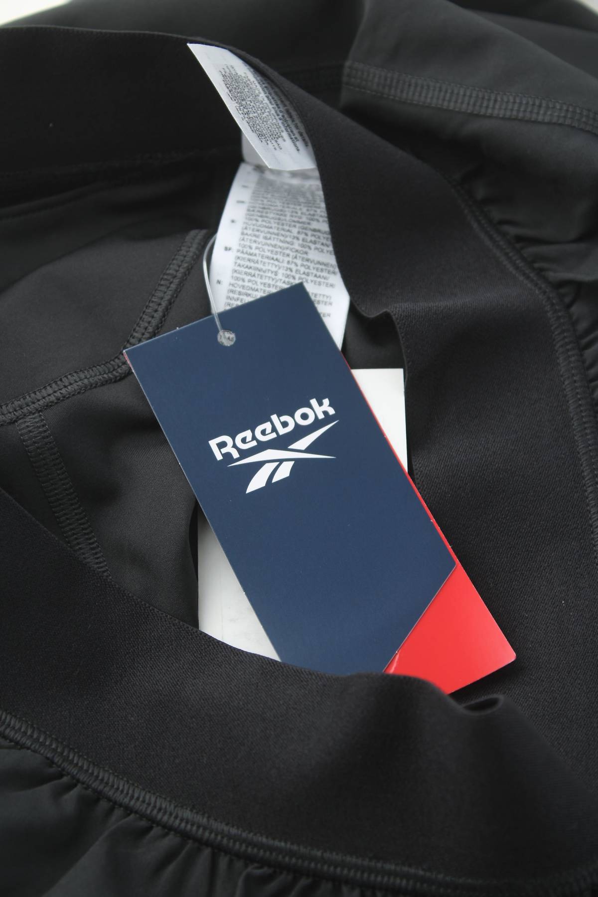 Дамски шорти Reebok3