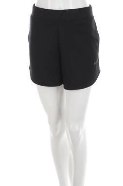 Дамски къс спортен панталон Nike1