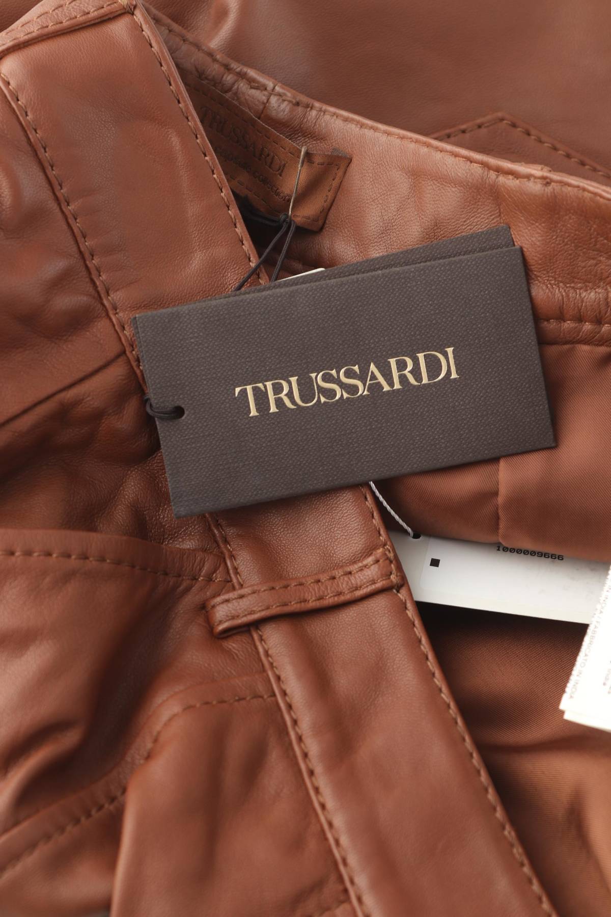 Дамски къс кожен панталон Trussardi3