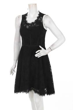 Рокля Guess1