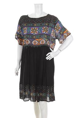 Рокля Boohoo1