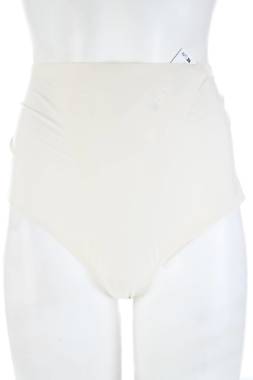 Стягащо бельо Triumph1