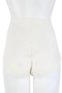 Стягащо бельо Triumph2