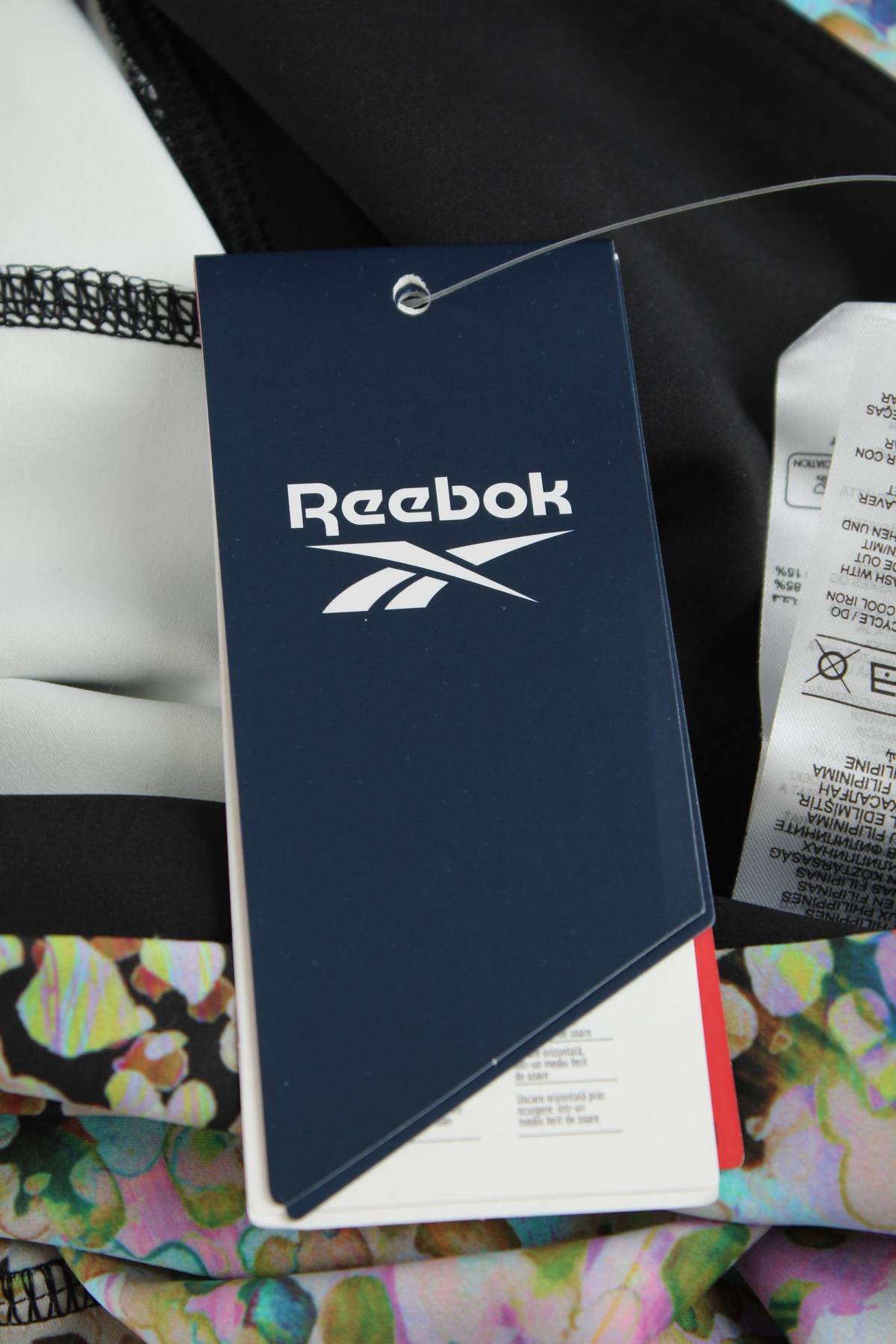 Γυναικεία αθλητικά κολάν Reebok3