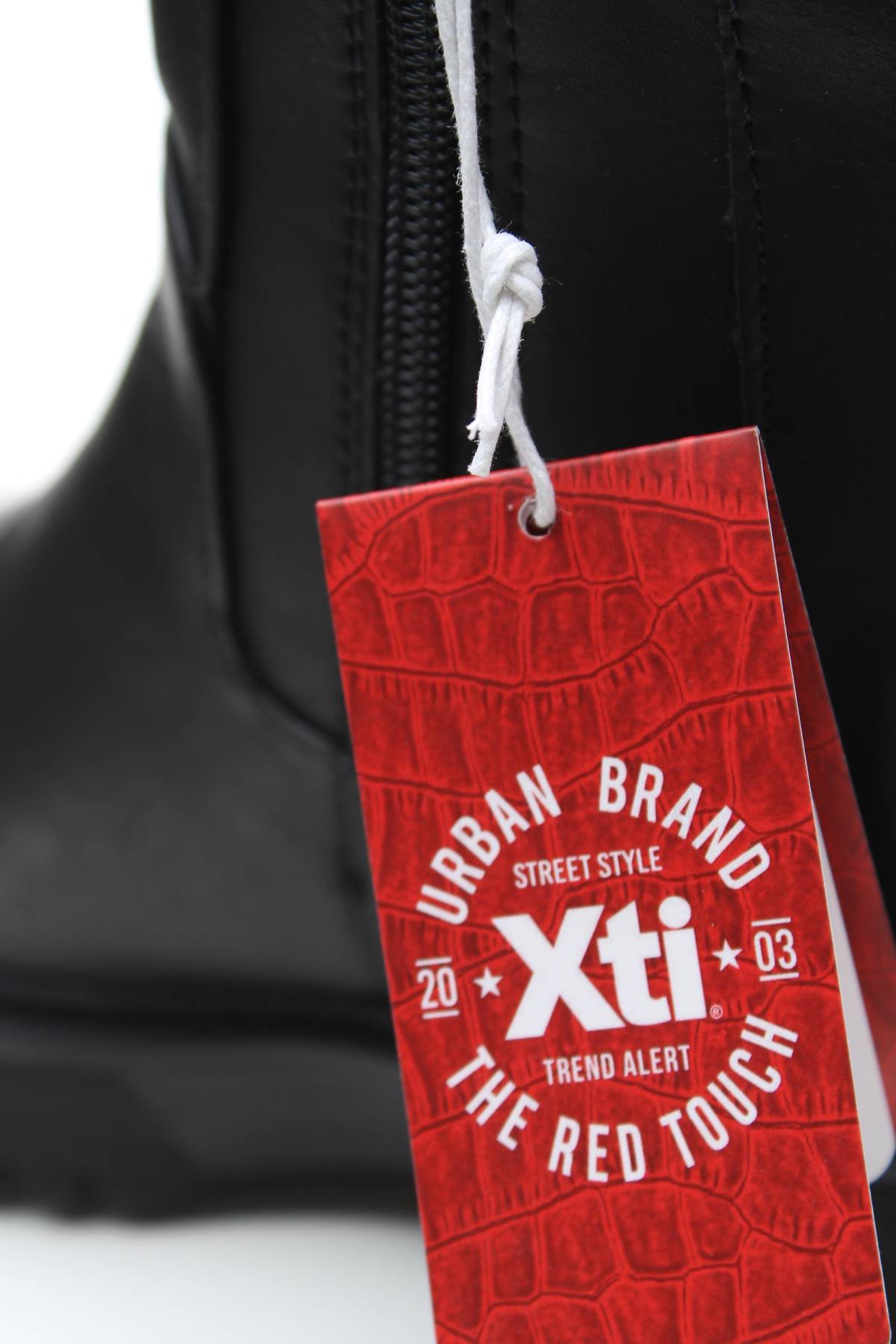 Дамски боти Xti5