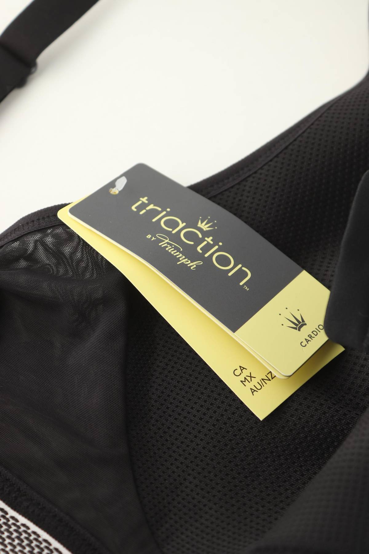 Спортен сутиен Triumph Triaction3 - Contour.bg Спортен сутиен Triumph Triaction3
