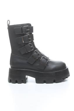 Γυναικεία μποτάκια Steve Madden1