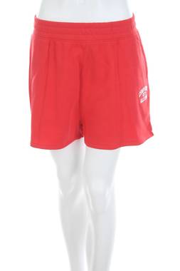 Дамски къс панталон Converse1