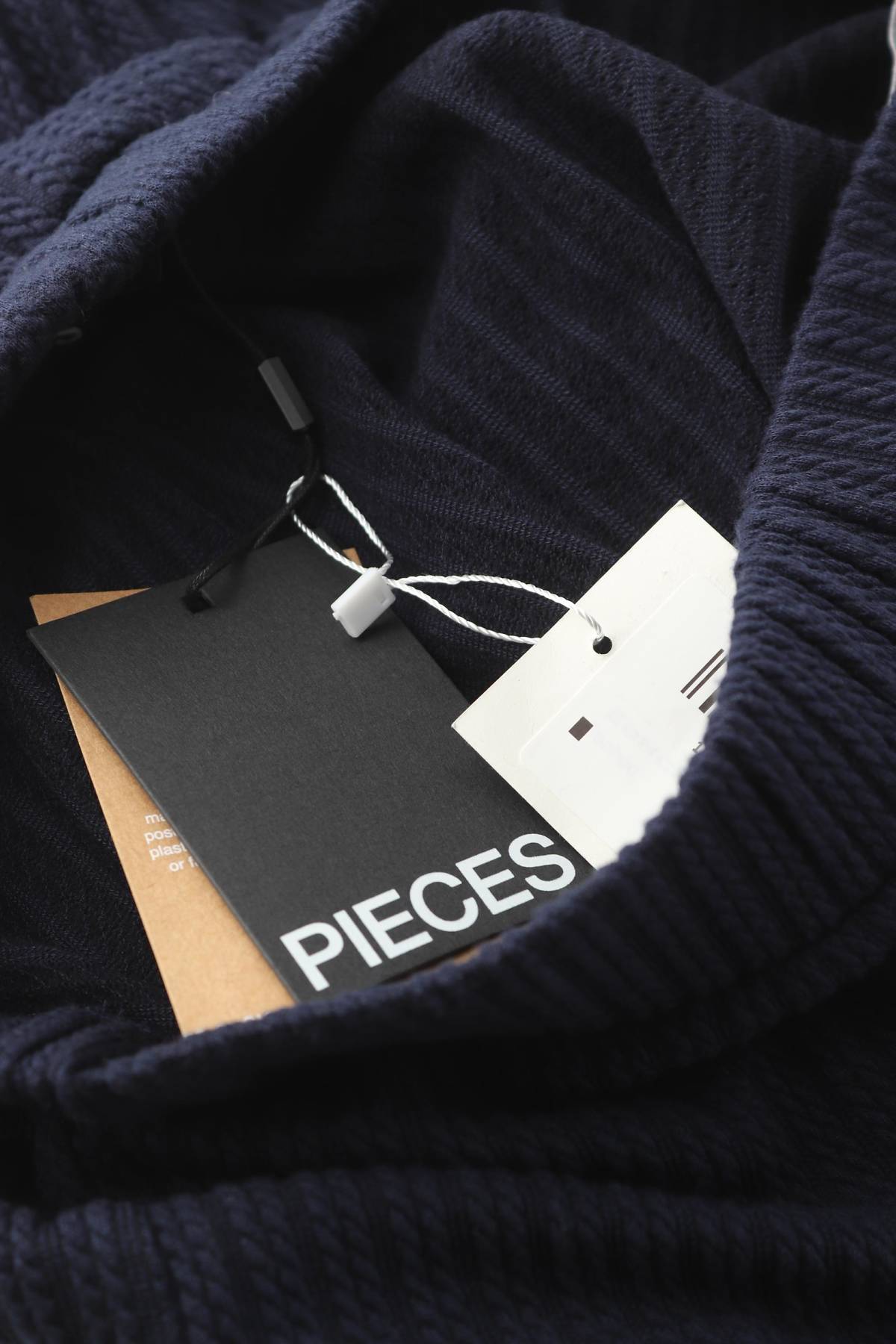 Γυναικείο παντελόνι Pieces3 - Contourshop.gr Γυναικείο παντελόνι Pieces3