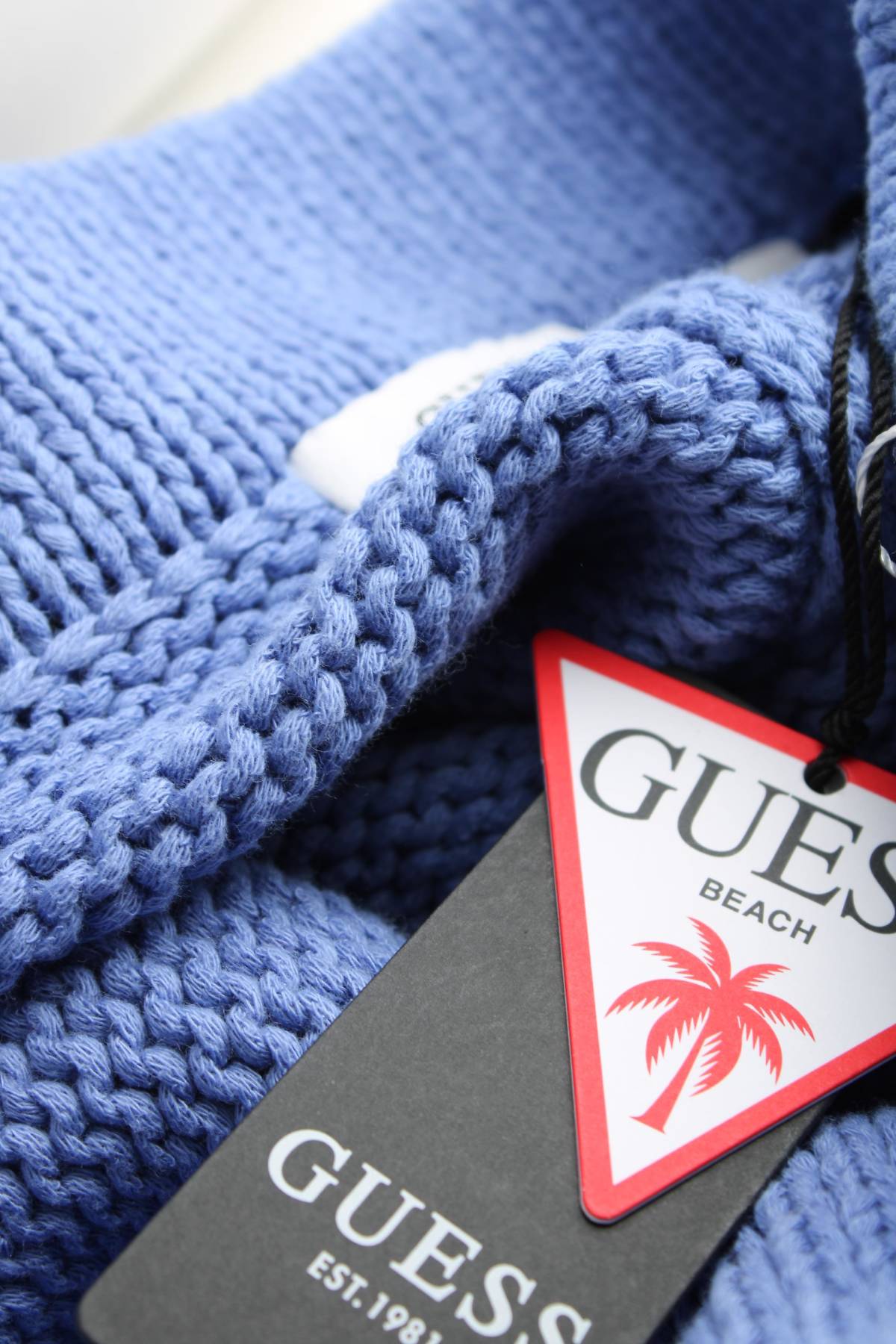 Дамски къс панталон Guess3 - Contour.bg Дамски къс панталон Guess3