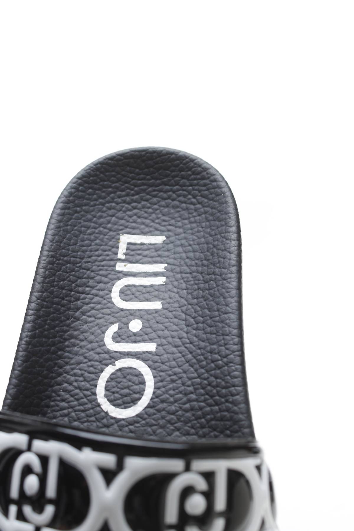 Чехли Liu Jo5 - Contour.bg Чехли Liu Jo5