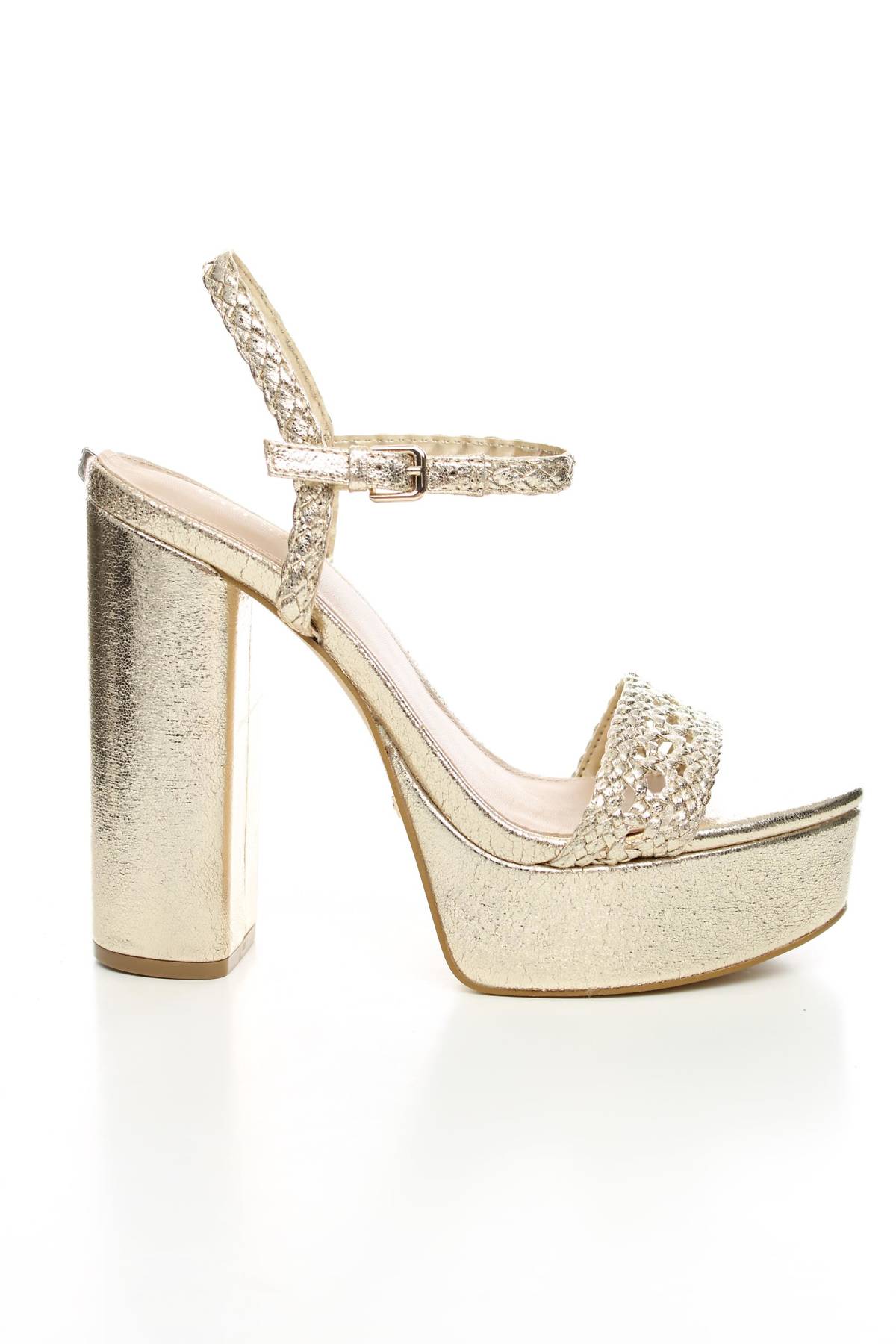 Сандали Guess1