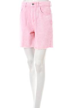 Дамски къси дънки Boohoo1 - Contour.bg Дамски къси дънки Boohoo1