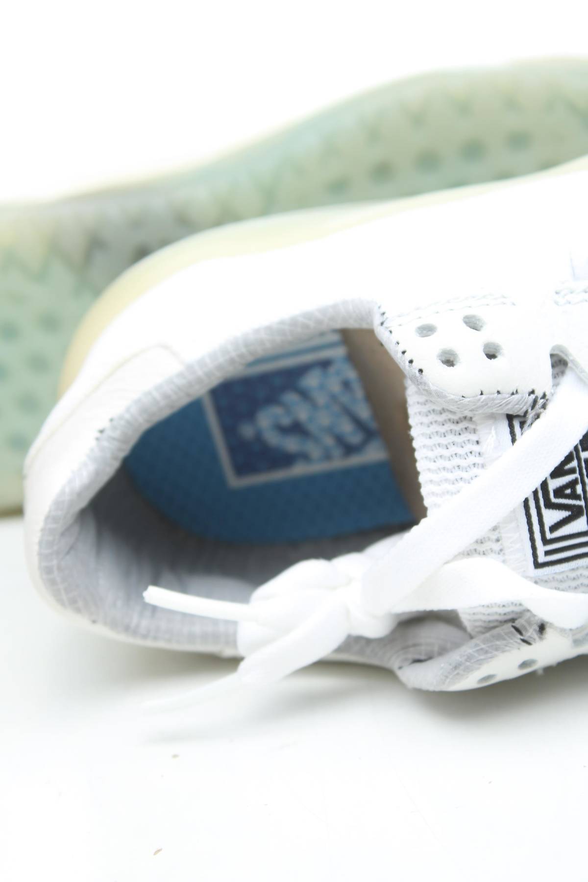Дамски обувки Vans5 - Contour.bg Дамски обувки Vans5
